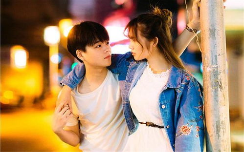 《女生能容忍男友和前任偶尔联系吗?揭秘情感三角的微妙边界》