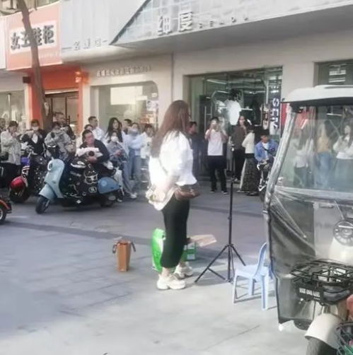 《单车上的邂逅：揭秘女生骑车遭遇“小三”的心理战》