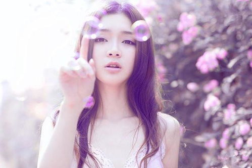《为何与女生交往时总感到不自在？揭秘社交心理之谜》