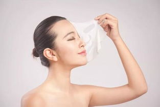 《夏日“上头”流汗不停?揭秘女性夏季工作出汗之谜》