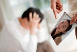 《出轨风波：揭秘如何智慧应对，重拾婚姻幸福》