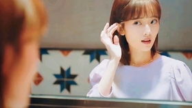 《首次邂逅：揭秘男生发现女生“第一次”的微妙瞬间》