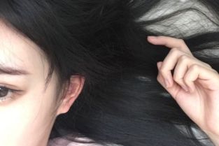 《分手阴影下的签名，揭秘女生心绪的微妙变化》