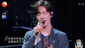 《沉默的代价:当男生被起哄在一起,社会舆论如何影响心理健康?》