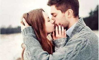 《婚后男人吻“下面”的嘴，究竟有何深意？揭秘夫妻亲密互动的微妙变化》