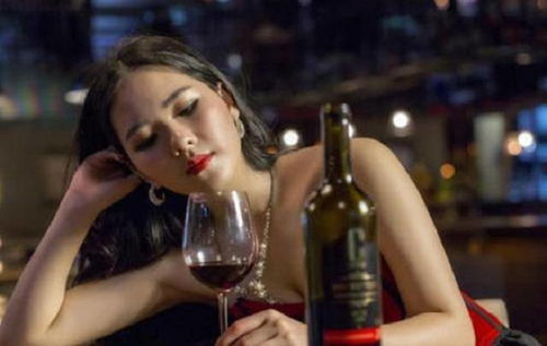 《揭秘!那些喝酒不上头的女人:科学解密与实用建议》