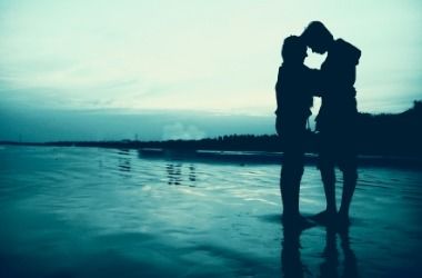 揭秘情感密码:女生如何感知男生的心意?