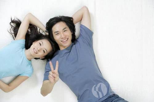 《男生与喜欢的女生单独相处的秘诀:如何打造完美约会?》
