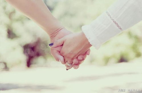 《分手后的反思：女生为何会后悔？揭秘心理与行为背后的数据》