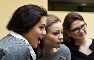 《揭秘出轨真相：如何调查一个人的不忠行为？揭秘调查技巧与策略》