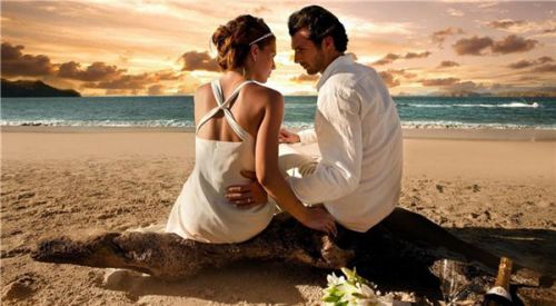 《分手后的挽回之道：如何重燃旧爱火花？揭秘挽回爱情的秘密武器！》