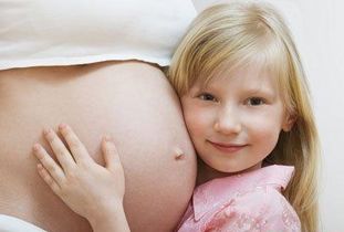 梦到与异性亲密：揭秘梦境中的情感密码