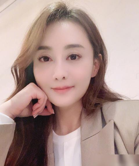 陈德容与王赞策婚姻之谜：揭秘娱乐圈豪门夫妻的幸福秘诀