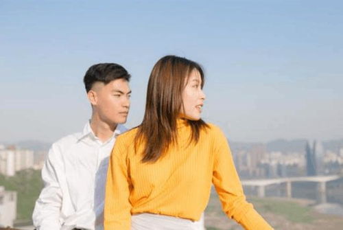 真爱来袭？揭秘男人主动想你时索要的“小秘密”