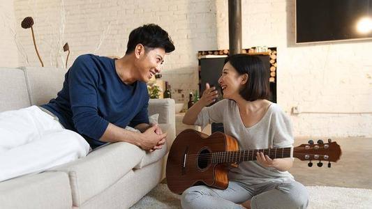 同居现象在大学男生中的兴起：趋势、影响与应对策略