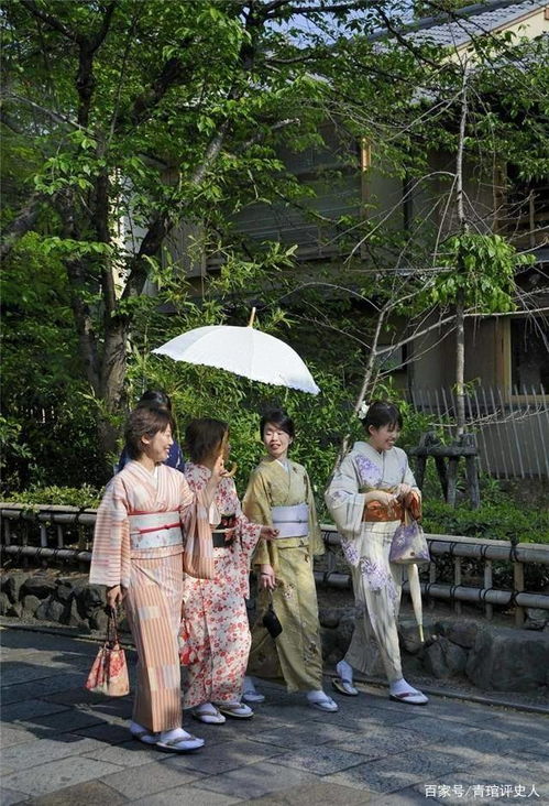 香港女性婚后冠夫姓，传统还是选择？——一场关于身份与自由的探讨