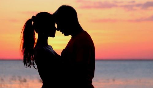 《越喜欢越退缩：揭秘女生不敢亲密接触的心理谜团》