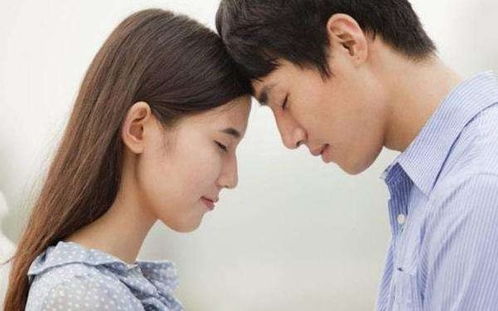 《同居，爱情的加速器还是陷阱？女生是否该迈出这一步？》