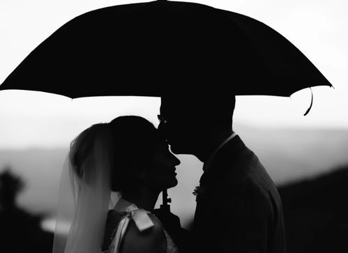 《分手后，如何挽回女朋友？专家教你三步攻略，重燃爱情火花！》