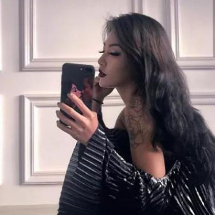 短视频新现象：快手“头大身子瘦”美女走红，揭秘其背后奥秘！