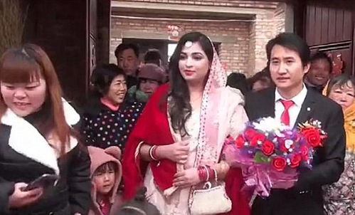 《婚后随夫姓：传统还是趋势？女性婚姻身份选择的现代思考》