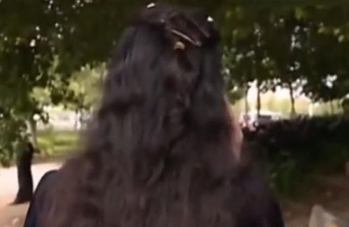 《情感裂痕：当婚姻遭遇“小三小四”，我们该如何应对？》