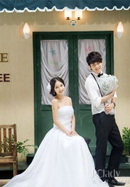 揭秘男性婚前同居热潮：原因、趋势与建议