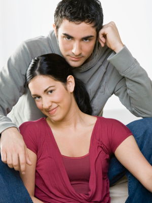 同居时代下的感情纠葛：男生与女生同居后，感情会升华吗？