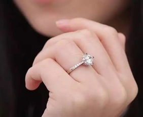 《女生结婚戒指：挑选之道，见证永恒爱情的秘密武器》