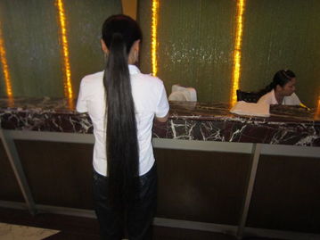 《KTV行业调查：那些夜幕下工作的女生，真的后悔吗？》