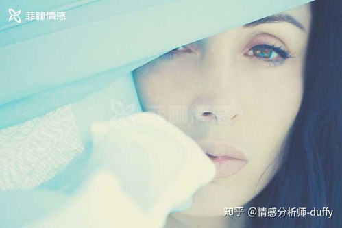 《天蝎座男子分手后，那份难以言说的悔意：揭秘深情天蝎的内心独白》