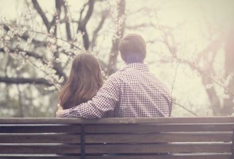 《分手的阴影：揭秘男生劈腿后的心理轨迹》