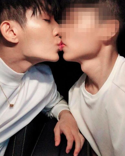 炎亚纶被曝劈腿3位嫩男：娱乐圈的道德拷问与粉丝心理分析