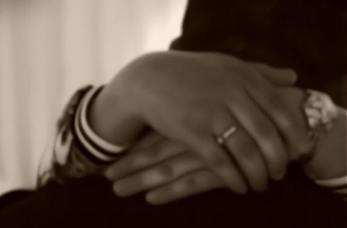 女生骑驴找马：揭秘当代女性职场“曲线救国”现象