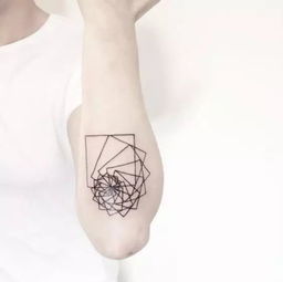 纹身新视角：男生发现女生纹身，如何打破隔阂，开启沟通之门？