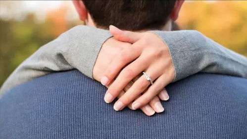 《男人出轨不愿离婚的深层原因探析：是坚守还是妥协？》