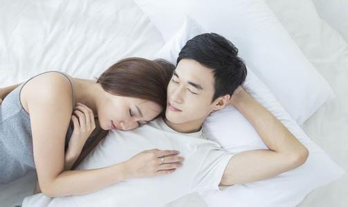 多大年龄与男友同居合适？揭秘适婚年龄同居的秘密