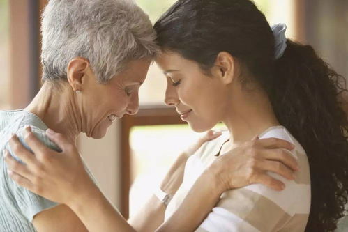 梦境中的亲密接触：揭秘梦见不认识女生的心理密码