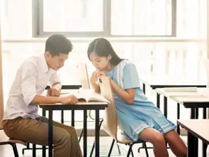 图书馆“亲密行为”照片引发热议：公共空间规范何在？