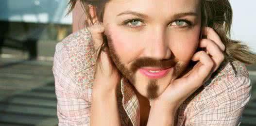 《胡子新风尚：揭秘女性长胡子的魅力之谜》