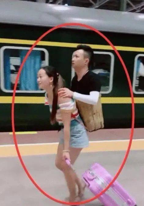 性别偏见下的误解：并非所有男性都会劈腿，揭秘情感忠诚之谜