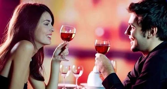 《约会初体验：揭秘第一次与女生约会的紧张心理》