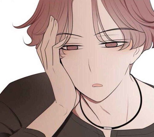 校园里的温馨一幕：男生被男生摸头，背后有何含义？