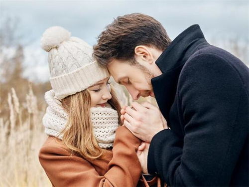 《爱情成熟男性：如何让爱情稳如磐石？揭秘男生成熟爱情的五大表现》