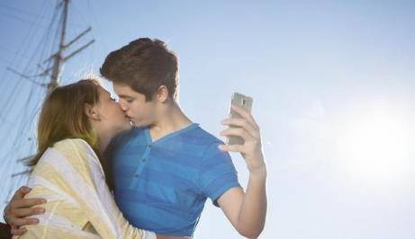 家庭压力下的爱情折翼：如何面对男朋友因家庭原因的分手？