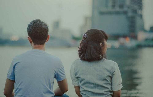 出轨与离婚：揭秘情感背叛对亲人的无形伤害