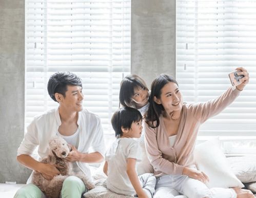 《出轨女人，家庭伤痛的隐形杀手：揭秘出轨对家庭的影响与应对之道》