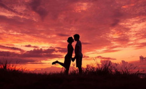 揭秘已婚男人离不开你的魅力套路：情感操控的艺术