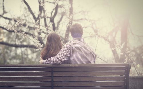 《恋爱升温：揭秘男女亲密接触的甜蜜秘诀》