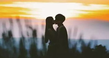 《携手同行：如何陪伴伴侣度过感情低谷期？揭秘心理支持的艺术》